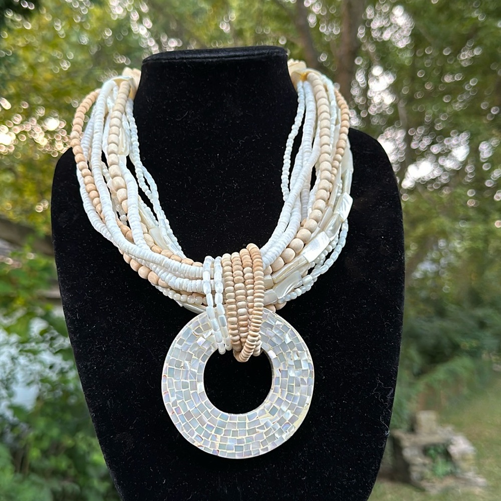 VTG1985 Gerda Lynggaard Monies Mother of Pearl Necklace